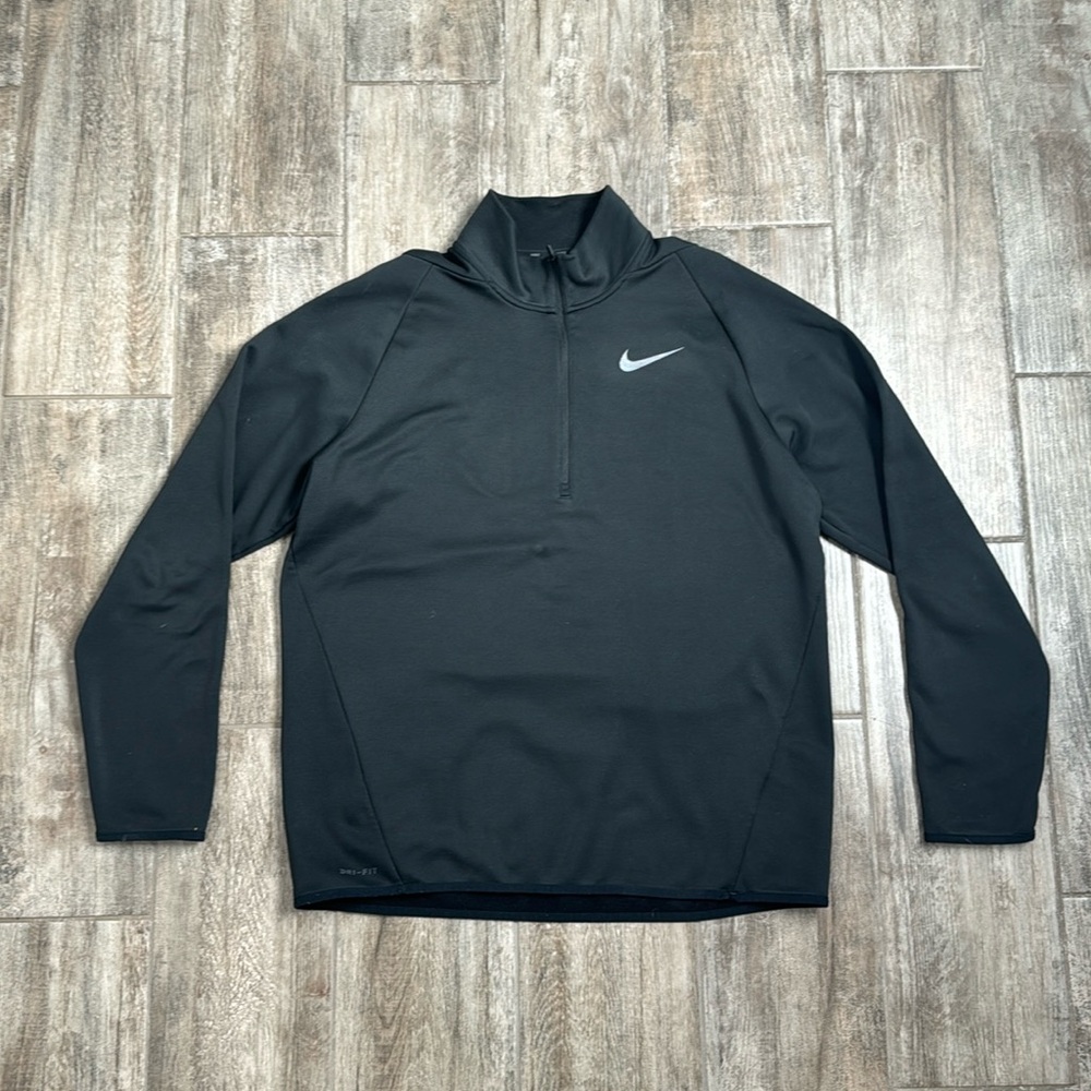 Men’s Nike Quater Zip Dri Fit Sweatshirt. L